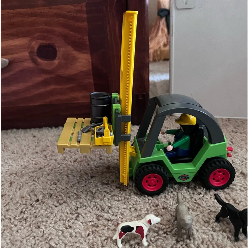 Playmobil Lot forklift plus figures and Animals with accessories